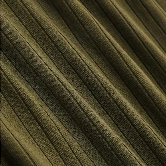 Rib Button Slit Midi Dress - Picture 5 of 8